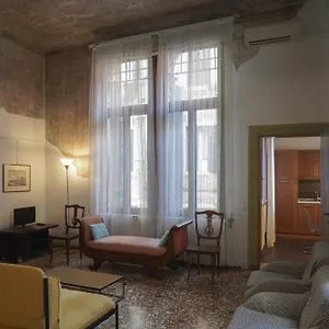 Melusina Rialto Historical Center Venice
